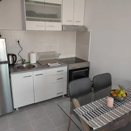 Eleven And A Half Lägenhet Néa Fókaia